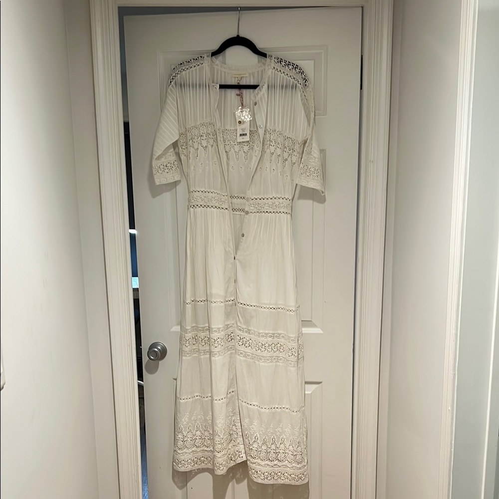 Elegant White Lace Dress